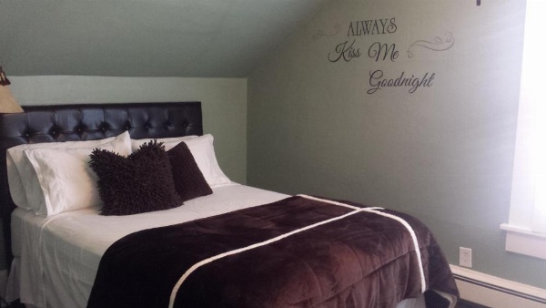 Yellowstone House of the Three Bears 2 Blocks to Downtown image 10